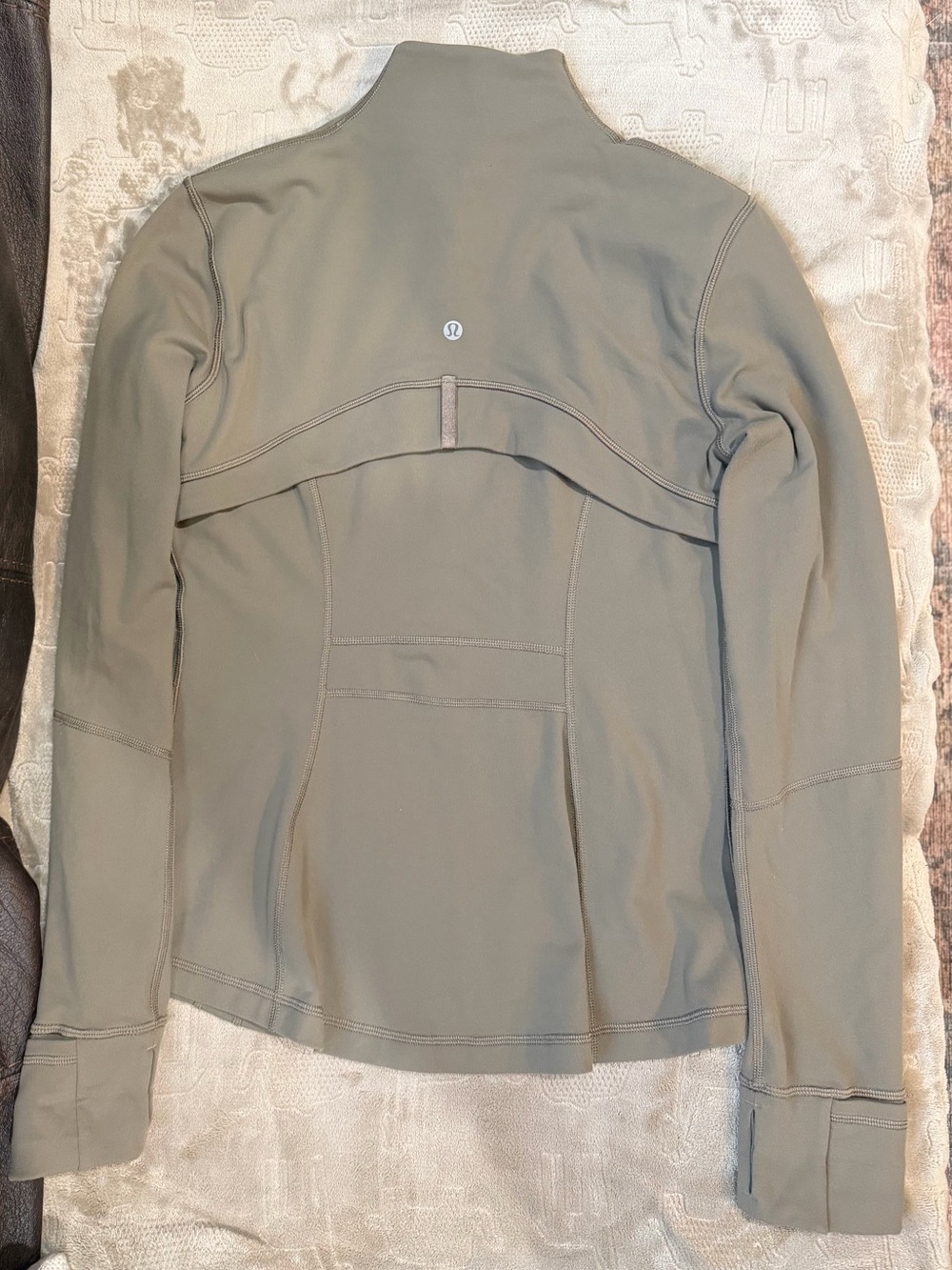 Lululemon jacket - Picture 3 of 3